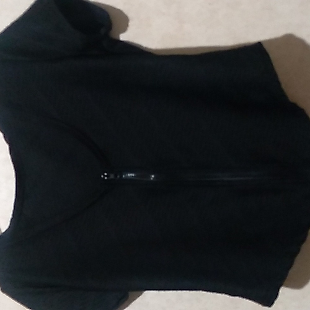 SY FASHION black zip up large crop top